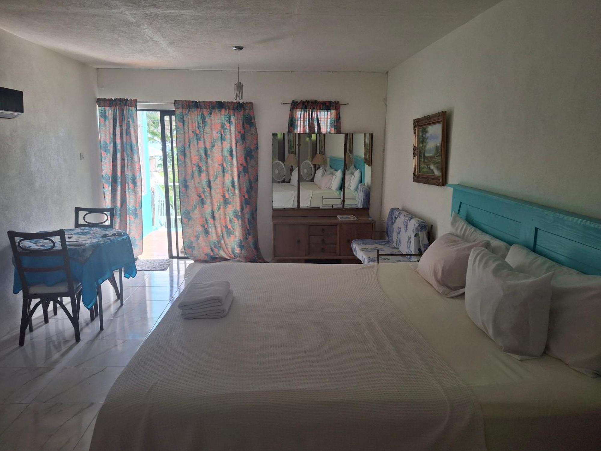 Ocean View Apartments Bridgetown Eksteriør billede